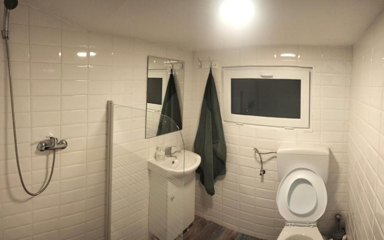Doi Iepuri Apartman Azuga Kültér fotó