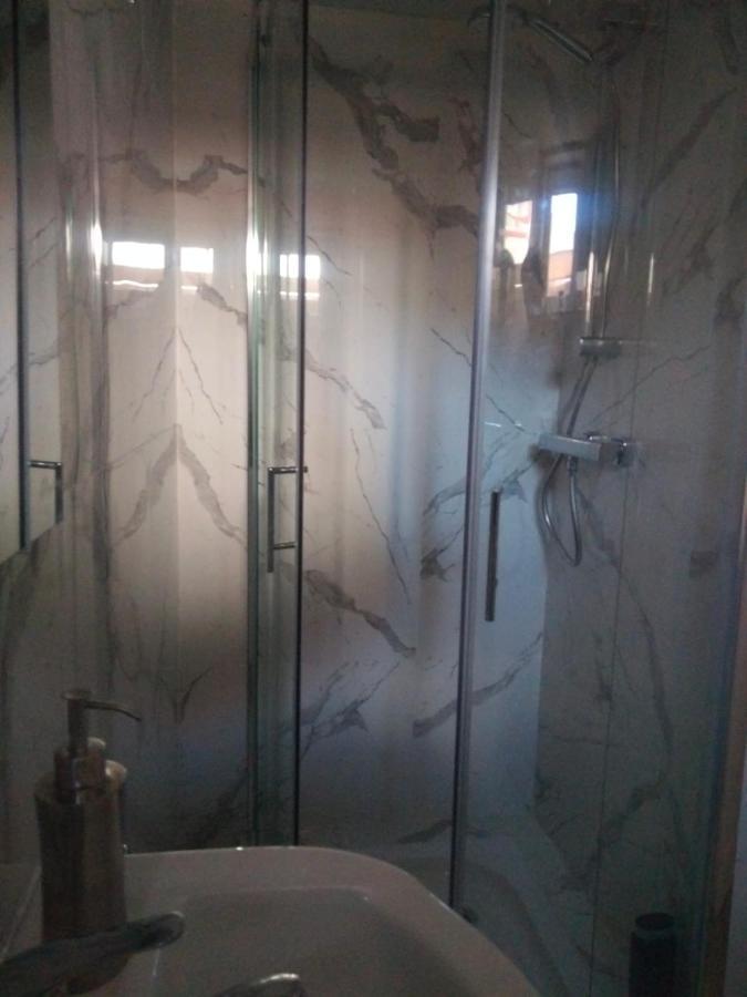 Doi Iepuri Apartman Azuga Kültér fotó