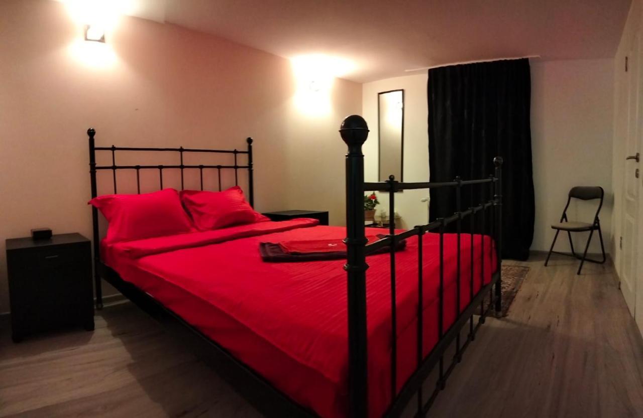 Doi Iepuri Apartman Azuga Kültér fotó